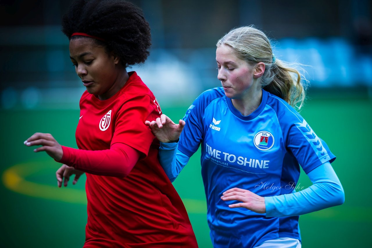 Bild 84 - wBJ VfL Pinneberg - Eimsbuettler TV2 : Ergebnis: 3:5